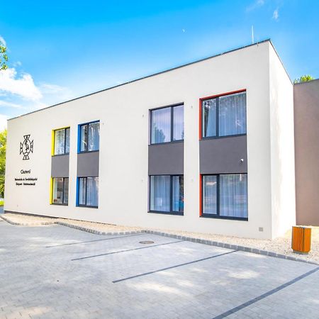 Ciszterci Rendezvenykoezpont Acomodação com café da manhã Balatonalmádi Exterior foto