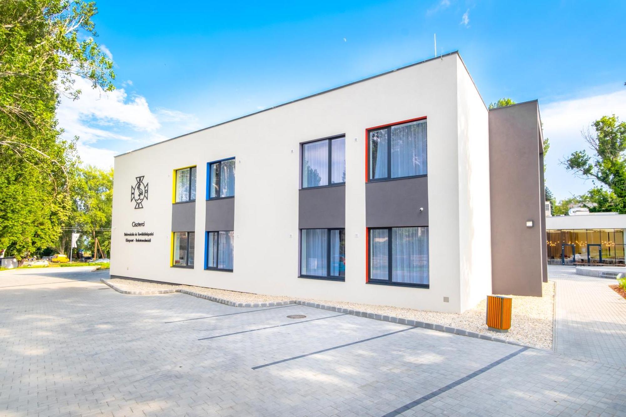 Ciszterci Rendezvenykoezpont Acomodação com café da manhã Balatonalmádi Exterior foto